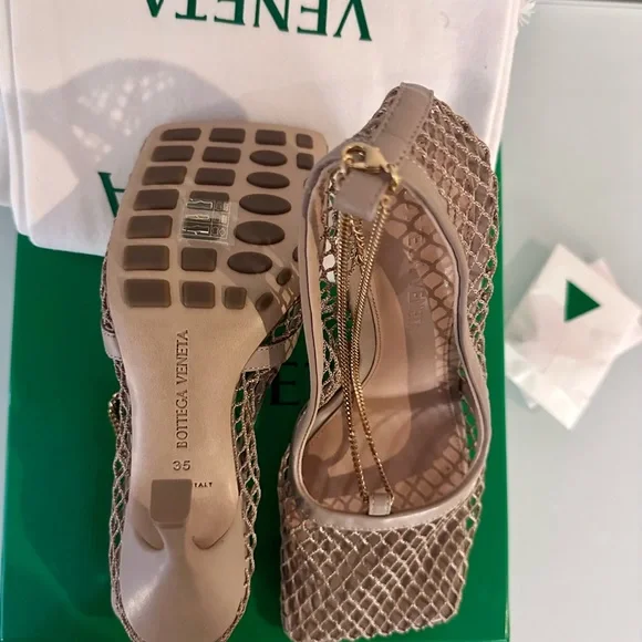 BOTTEGA VENETA NEW Stretch Mesh Pumps with Gold Chain Link SZ 5 NWT - Picture 5 of 7